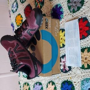 Womens 8 Xero trail shoes